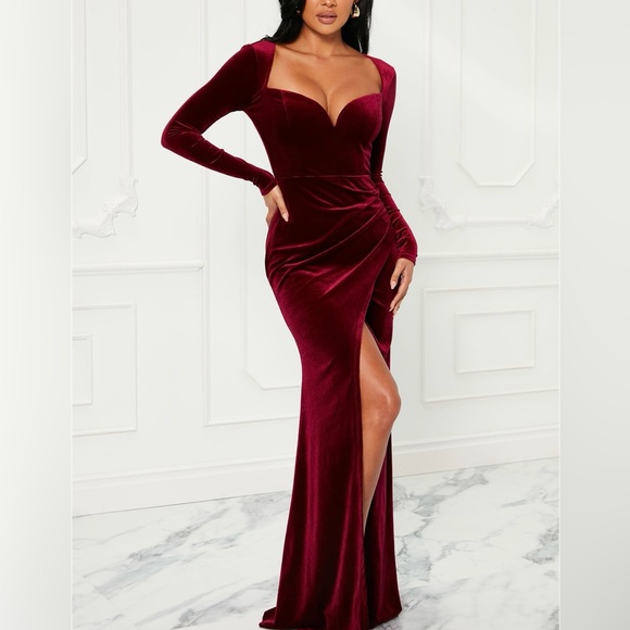 Beautiful burgundy/wine velvet like evening gown. New with tags. - Picture 7 of 8